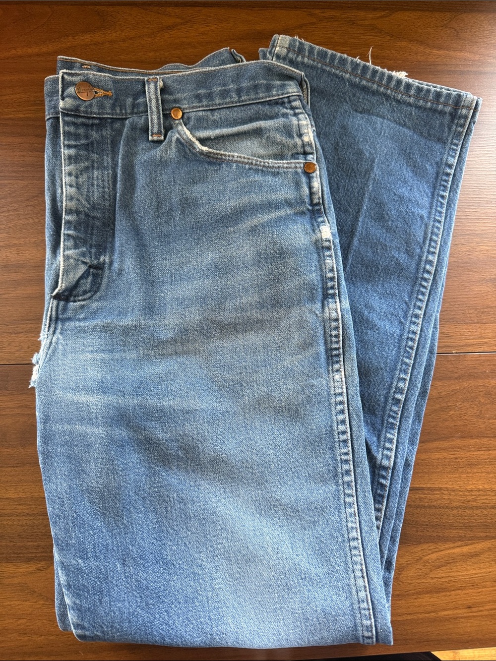 Wrangler Women's Straight Leg Jeans in Faded Blue